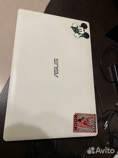 Ноутбук Asus x552e