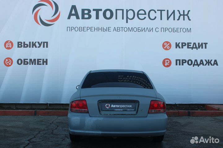 Hyundai Sonata 2.0 МТ, 2005, 252 000 км