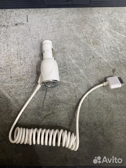 Автомобильная зарядка для iPad, iPhone 3,4,4s