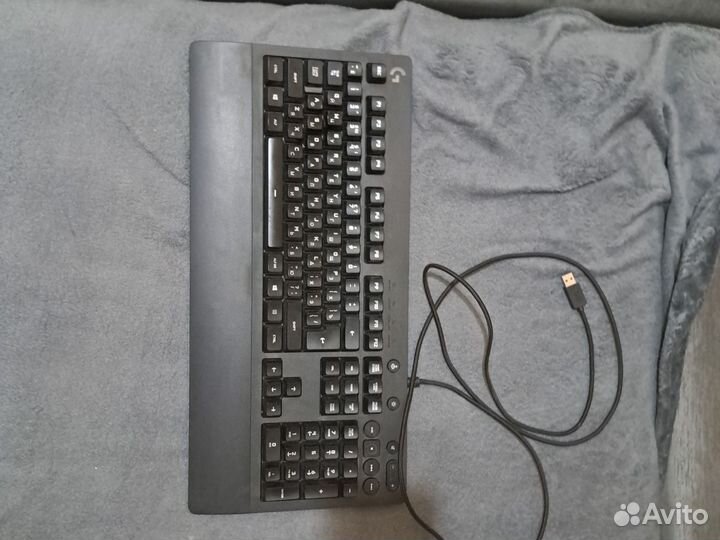 Игровая клавиатура logitech