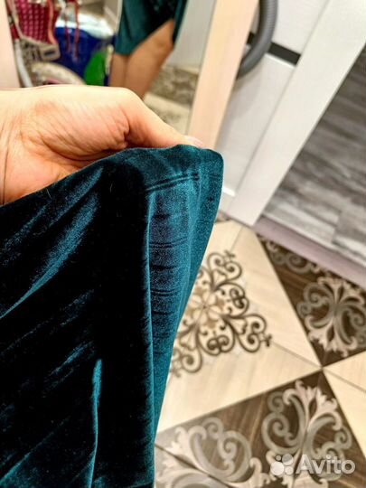 Платье бархатное 42-44 новое