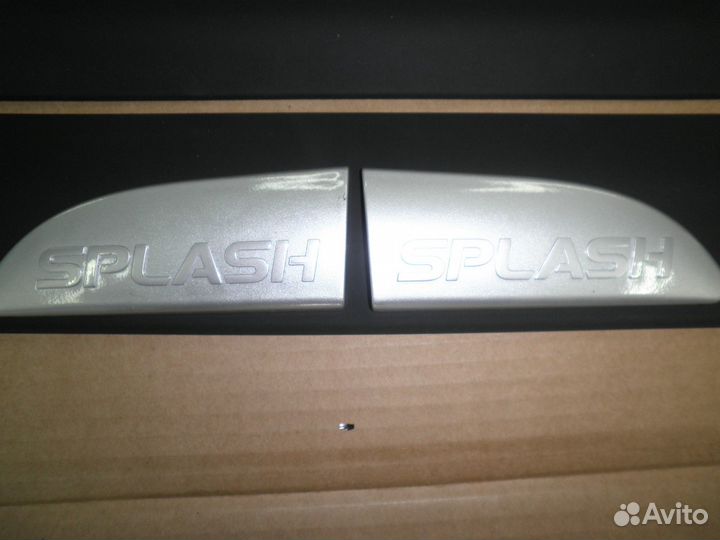 Боковые молдинги на двери Suzuki Splash