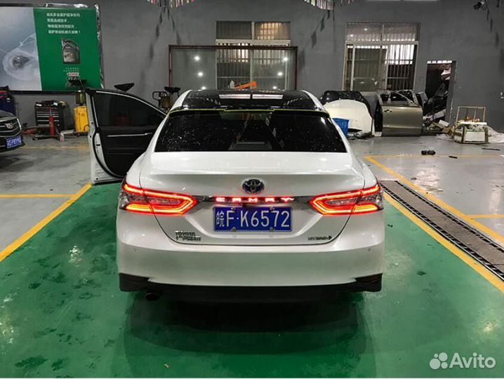 Toyota Camry 70 LED Планка на заднюю дверь V5EX3
