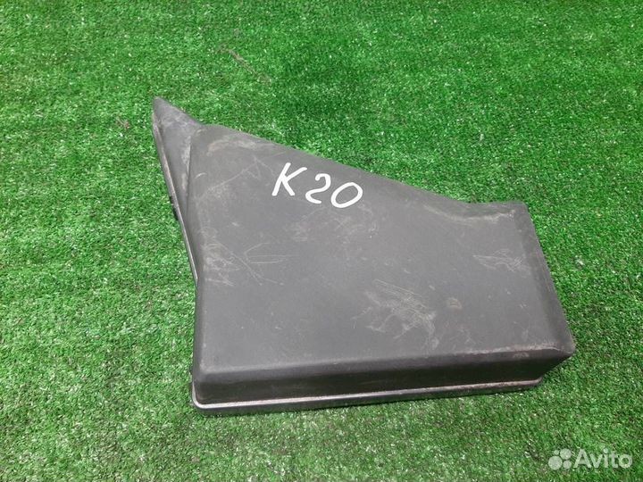 Крышка блока предохранителей (моторный отсек) Sub