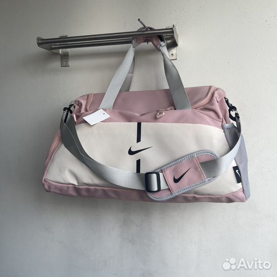 Спортивная сумка nike. Новая. Молочно-розовый