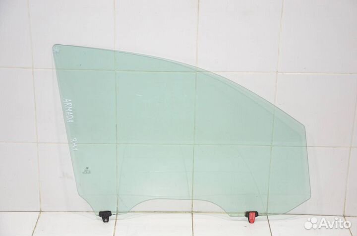 Стекло двери переднее правое Nissan Armada TA60