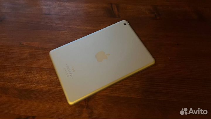 Планшет Apple iPad mini белый