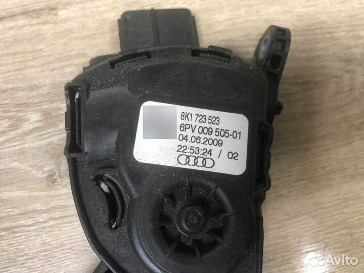 Педаль газа Audi A4 B8 8K1723523