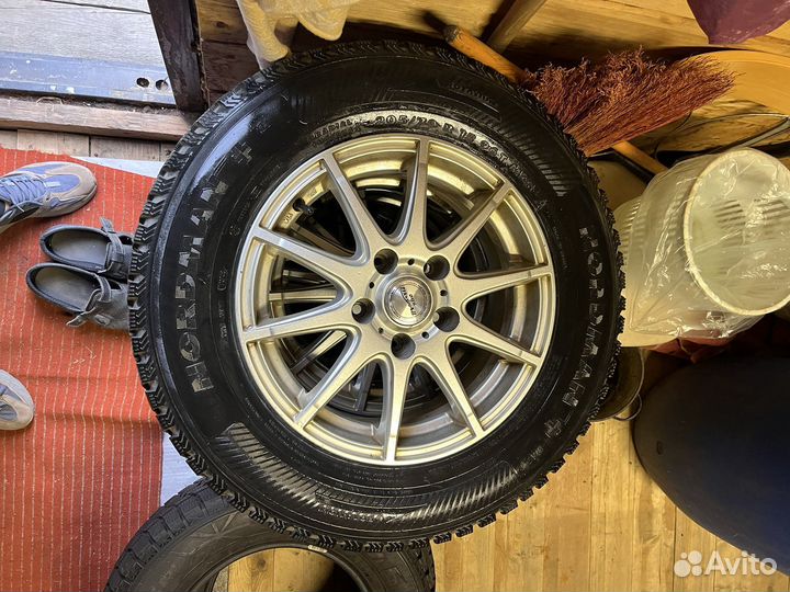 Колеса Honda CR-V Nokian Nordman 205/70 R15