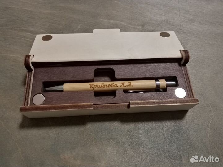 Подарок для мужчин, женщины. Ручка с гравировкой