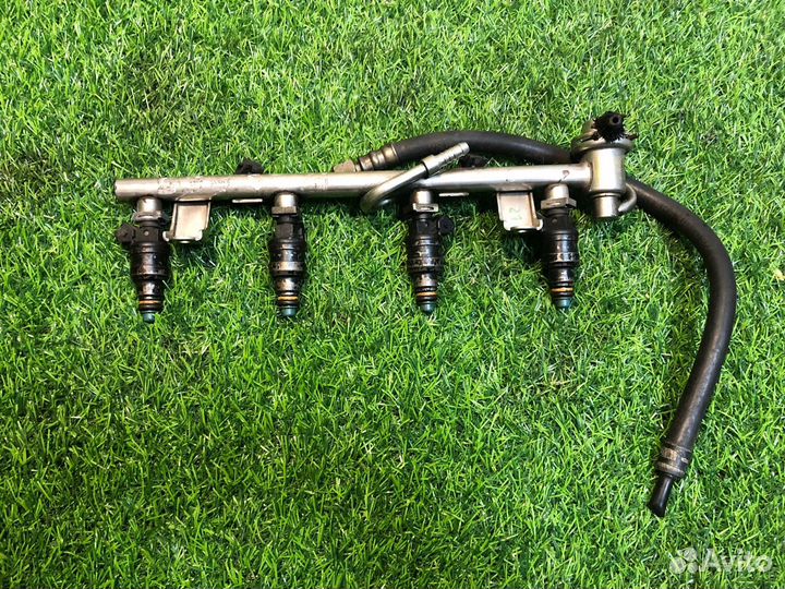 Топливная рампа Volkswagen Passat B5 1997-2000