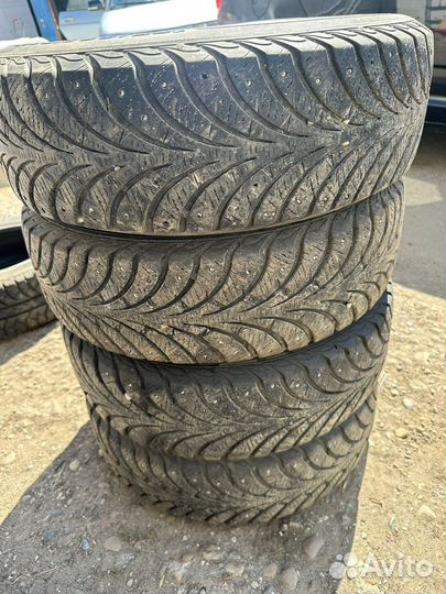 Sava Eskimo Stud 185/65 R15 27L