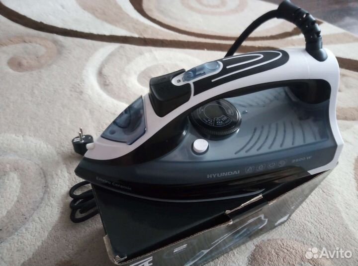 Утюг Hyundai