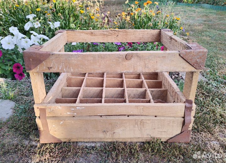 Деревянный ящик для бутылок