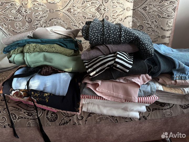 Два пакета женских вещей