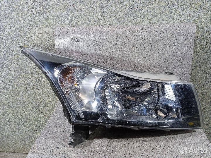 Фара правая Chevrolet Cruze
