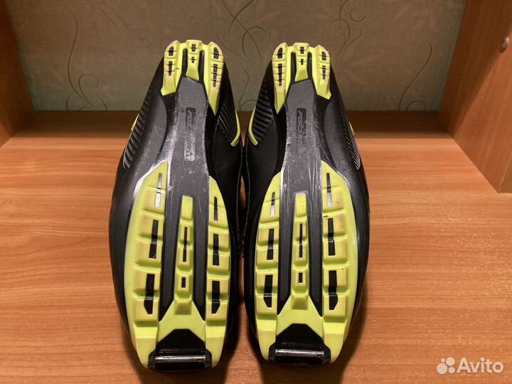 Лыжные ботинки fisher carbonlite