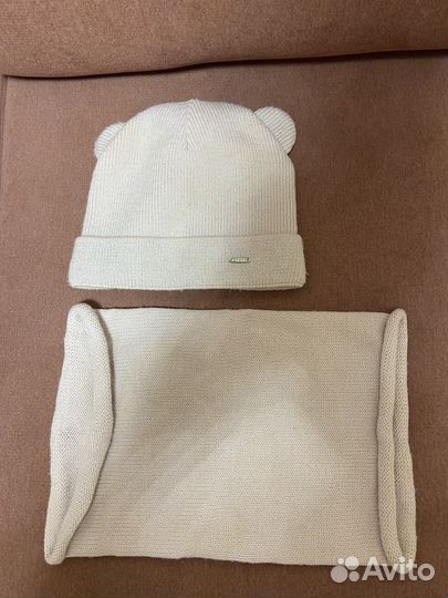 Шапка для девочки на сезон с сентября по ноябрь