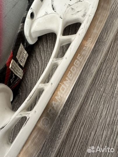Хоккейные коньки bauer vapor 7.0