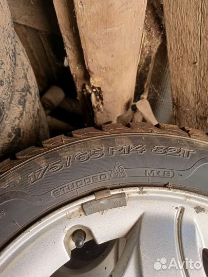 Sava Eskimo Stud 175/65 R14