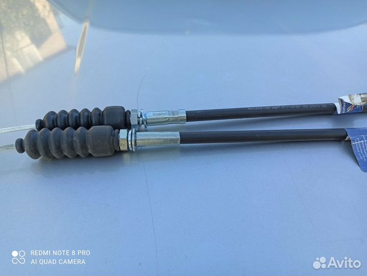 Трос привода стояночного тормоза