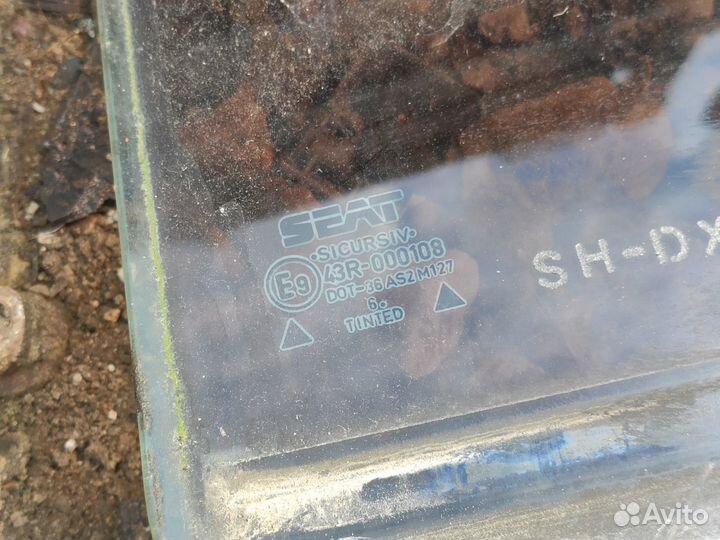 Стекло дверное заднее правое Seat Toledo лифтбек