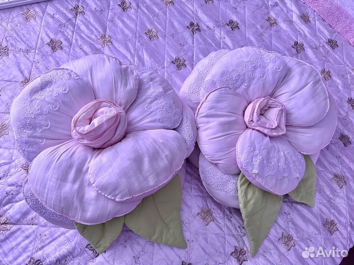 Подушка Роза декоративная сатин кружево 50см