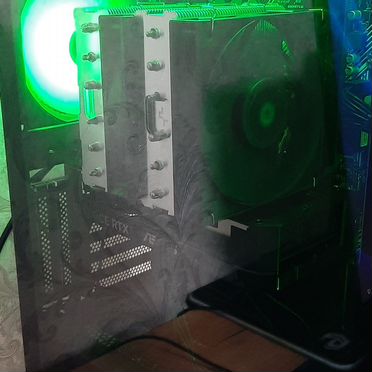 Игровой пк с монитором и клавиатурой