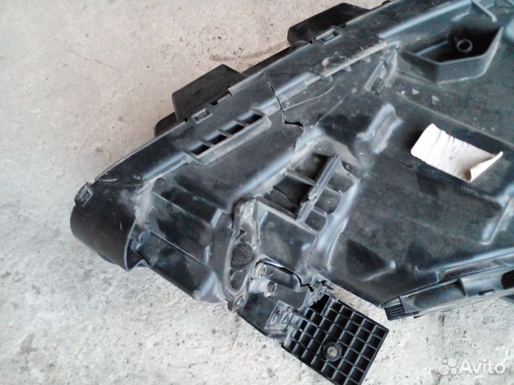 Фара левая Kia Rio 4 на запчасти