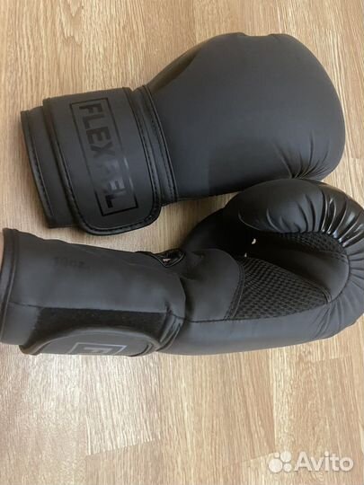 Боксерские перчатки