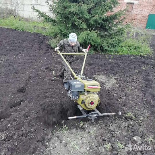 Вспашка огорода мотоблоком