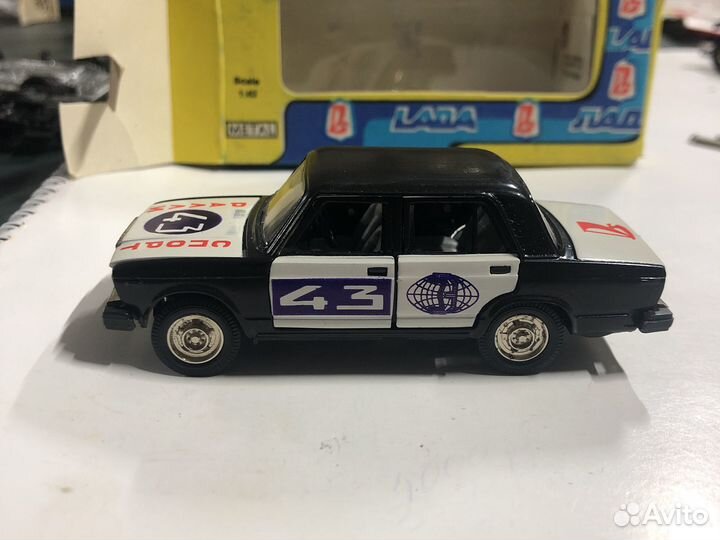 Сувенирная модель ваз-2105 Ралли