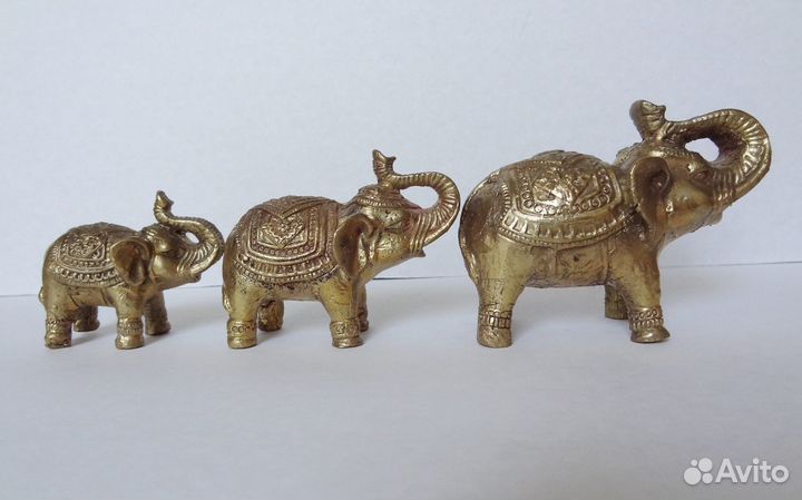 Три бронзовых слоника