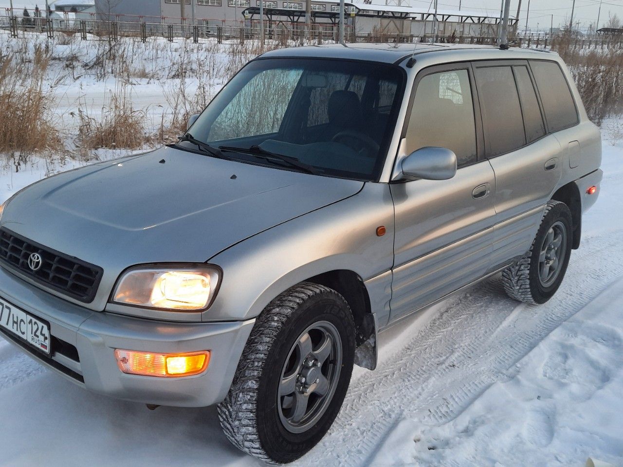 Toyota RAV4: фото владельца