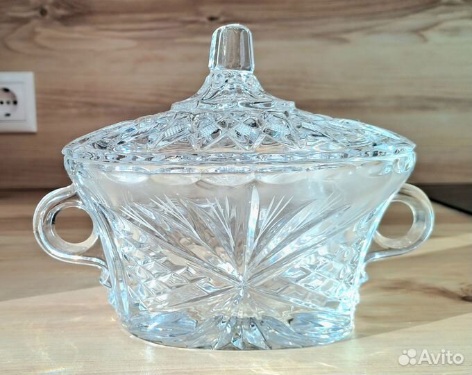 Ваза, конфетница, шкатулка из хрусталя