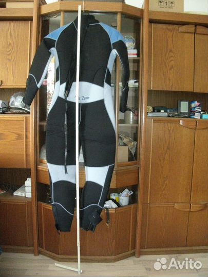 Гидрокостюм