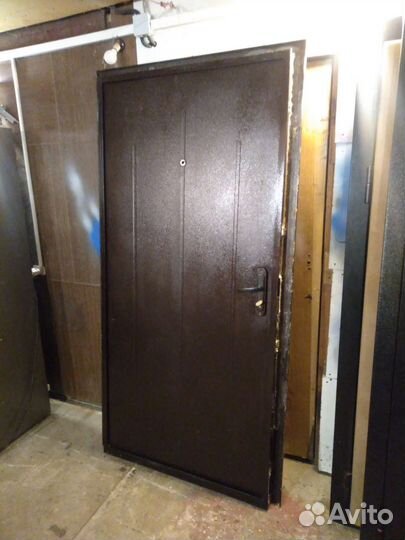 Дверь входная металлическая