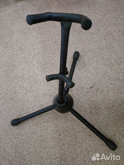 Стойка для саксофона