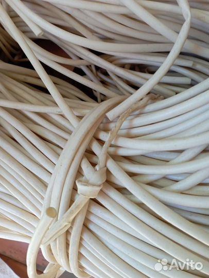 Кембрик d 4,d6 много