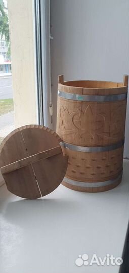 Деревянная бочка