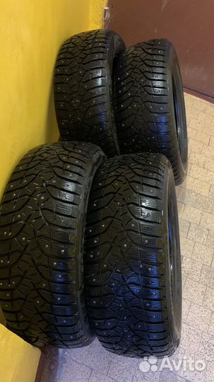 Bridgestone Blizzak Spike-02 SUV 235/55 R18