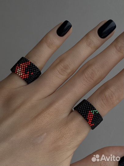 Кольцо ручной работы из бисера