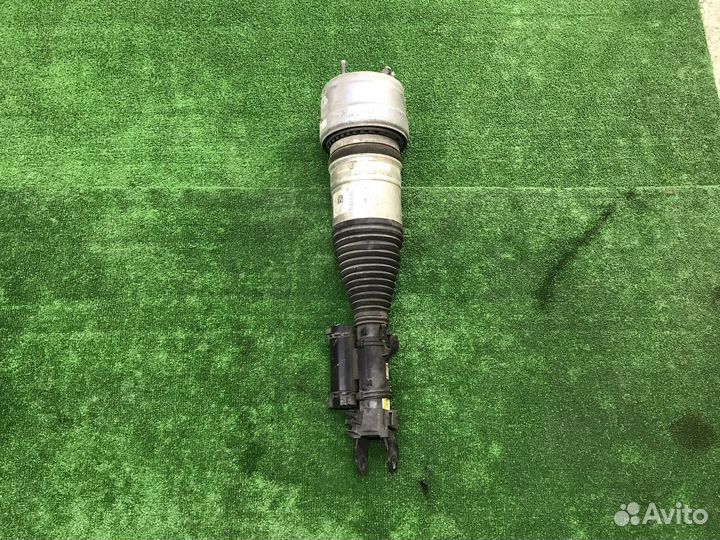 Пневмо амортизатор передний левый Mercedes E213