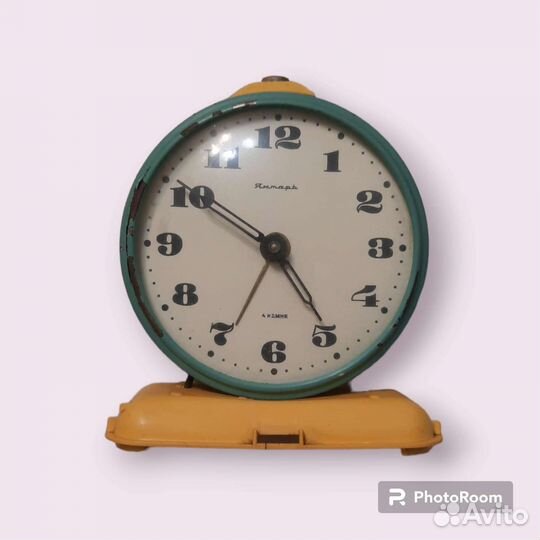 Часы будильник Янтарь СССР