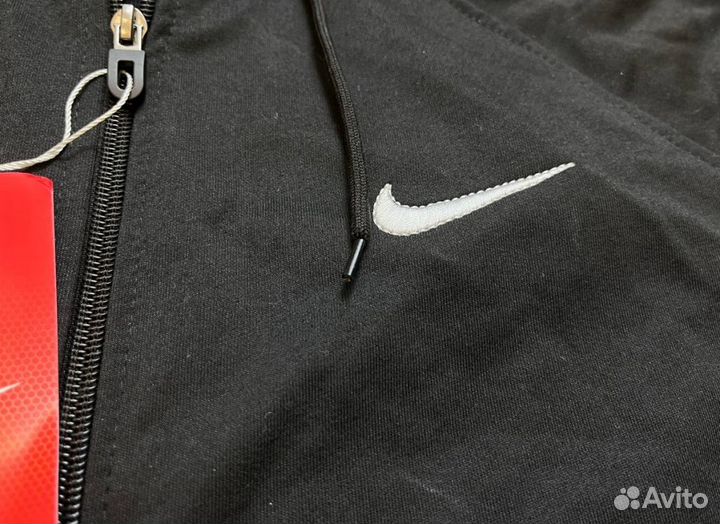 Спортивные костюмы Nike эргономичные