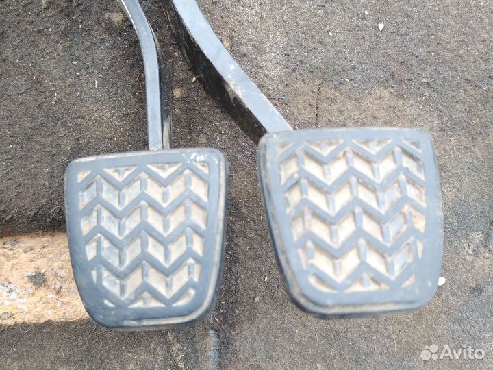 Педали toyota corolla e120