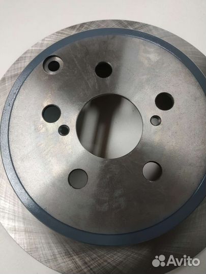 Тормозные диски Toyota avensis передние