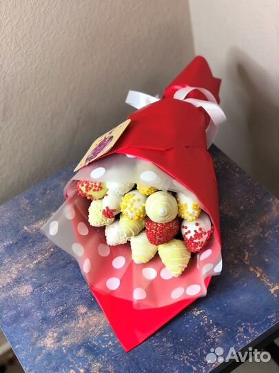 Букеты из свежей клубники в шоколаде Самара