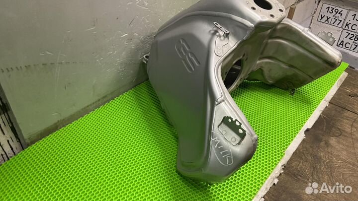 Топливный бак загрунтованный BMW