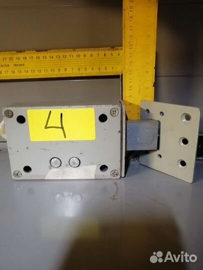 Замок дверной бу